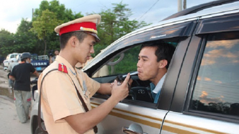 Ngon tô thứ 4 mự 24 căm bườn 3 pì 2021 -  Tọp hòm mức phạt mằư hành chính mi nuống pan họt lảu bia nẳng Nghị định 100 khòng Chính phủ