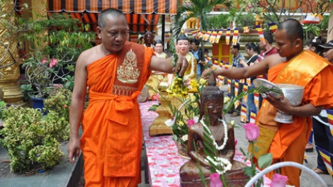 Chúc Tết đồng bào Khmer tại Trà Vinh