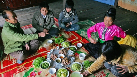 Làm khách nhà người Thái Tây Bắc