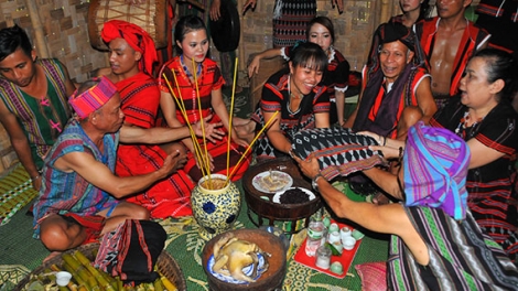 Phong tục cưới hỏi của đồng bào Pa-kô