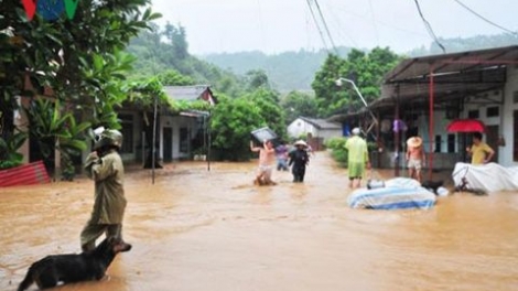 16 hộ dân bị lũ cô lập sẽ được di dời