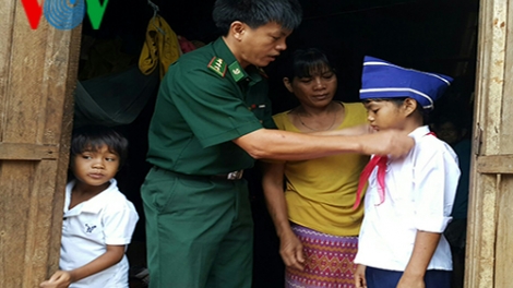 Nô nức  ngày khai giảng trên biên giới