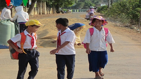 "Dù nghèo, vẫn cố lo cho thằng Tèo đi học"