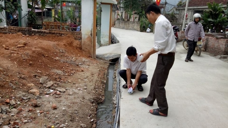 Người dân Sán Dìu hồ hởi làm đường nông thôn mới