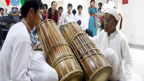 Ca múa nhạc dân gian Chăm đang mai một