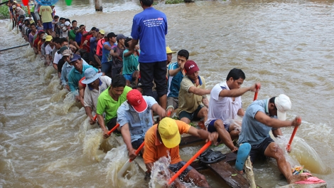 Phum sóc Khmer háo hức chờ đón Lễ hội Ok Om Bok - Đua ghe ngo