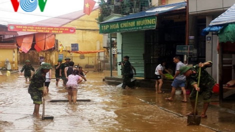 Khắc phục hậu quả, ổn định đời sống cho bà con vùng lũ