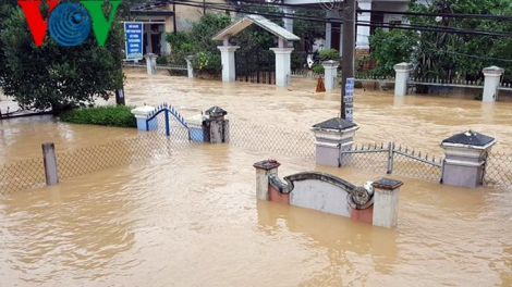 Miền Trung: Sạt lở  tại khu vực miền núi, hàng chục người chết, nhiều vùng  bị cô lập