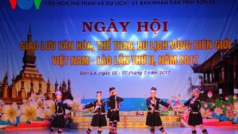 Tình đoàn kết giữa các dân tộc vùng biên giới Việt-Lào