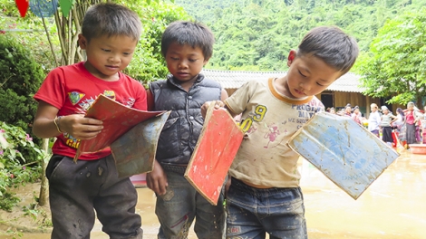 Điện Biên cần sự chung tay để học sinh vùng lũ đón năm học mới an toàn, đúng thời điểm