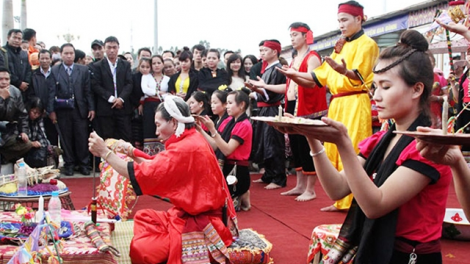 Xăng khan, ngày lễ dành cho các thầy mo người Thái