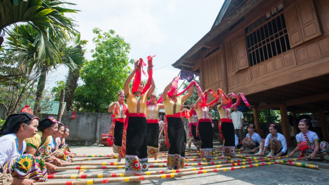 Đắm say những điệu hát dân ca Thái miền Tây Nghệ An