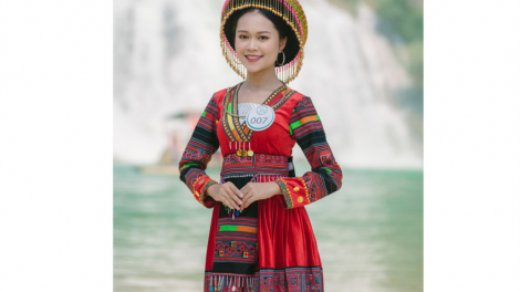Dàn thí sinh Người đẹp du lịch non nước Cao Bằng rực rỡ giữa núi rừng