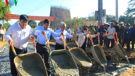 Kon Tum: Đồng loạt ra quân xây dựng nông thôn mới