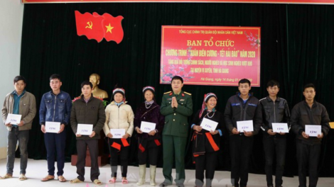 Xuân biên giới thắm tình quân dân