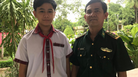 Những người cha nuôi mang quân hàm xanh