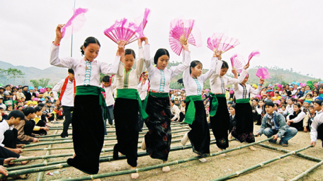 Dân ca - món ăn tinh thần của người Thái