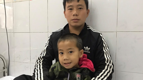 Mong cho con có đôi chân để đến trường