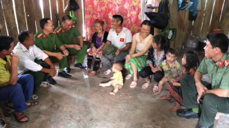 Chú trọng phát triển đảng viên là người dân tộc