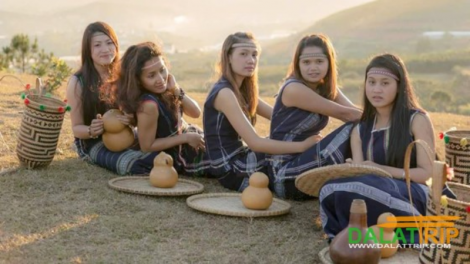 Người K'ho có nhiều nhóm địa phương