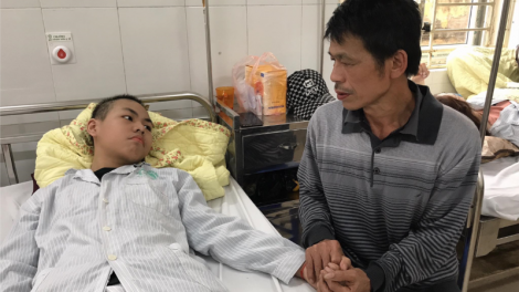 Mắc ung thư máu, chàng trai người Tày đang ở lằn ranh sinh tử