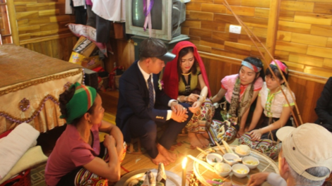Người Thái kiêng xoa đầu trẻ nhỏ