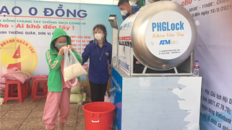 Cây "ATM gạo" ấm lòng người khó khăn trong dịch bệnh Covid-19