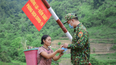 Lực lượng biên phòng Điện Biên kiên trì bám chốt chống dịch