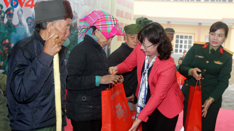 Lào Cai chăm lo tết cho hộ nghèo