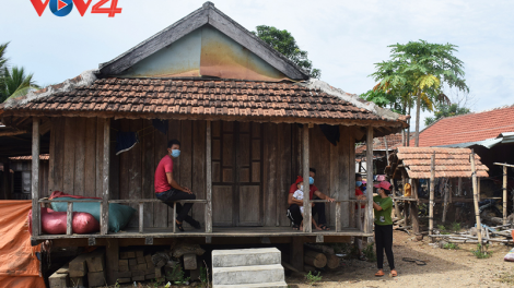 Cuộc sống của đồng bào Ê Đê trong khu phong tỏa