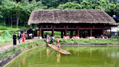 Thăm làng du lịch sinh thái thôn Nặm Đíp