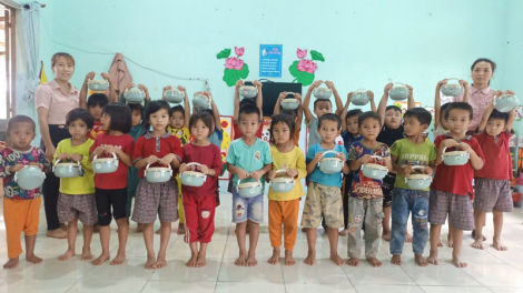 Cặp lồng giữ ấm những bữa cơm miền núi