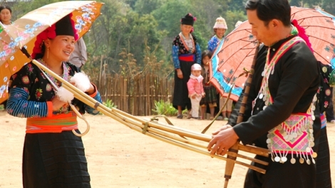 Coz phính miền Việt Nam nhây lầy tzình páo dung thứ 6 hoi 25.4.2014