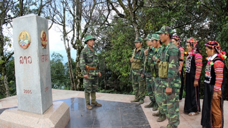 Pazêng chiến sỹ tình nguyện cóh k’noong k’tiếc Tây Bắc