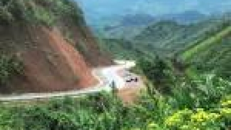 Lang p’niên Tây Giang lâng bh’rợ tình nguyện