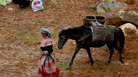 A xêếh lâng pr’ắt tr’mông âng manúyh cóh zr’lụ da ding k’coong Tây Bắc