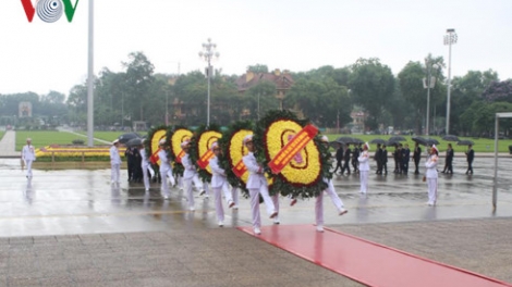 Kăn xiâm pơkuâ hnê ngăn Đảng, Tơnêi têa pôu ngăn hngêi ‘măn poăng pôa Hồ Chí Minh, Kăn xiâm hnê ngăn tơnêi têa hneăng apoăng
