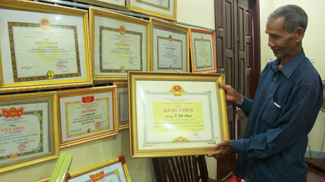 Pôa Huy, krâ pơlê sôk ro má môi châ hlo pơlê, cheăm hơniâp ro