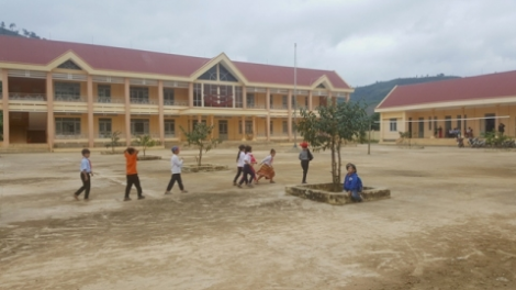 Cheăm kơpong hơngế }ư\ Pui hơ’lêh ing thôn pơlê nếo