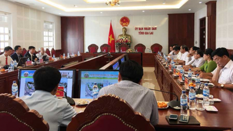 Gia Lai tơru\m [ă hngêi trung đại học Canberra (Australia)