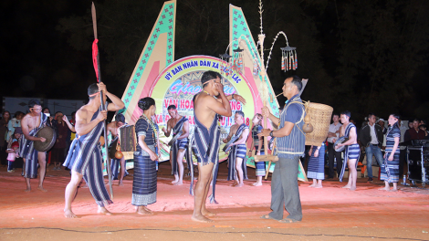 Di Linh (Lâm Đồng) trâm mâ mơhno túa le\m tro ‘na to\n chêng tơgôu koăng