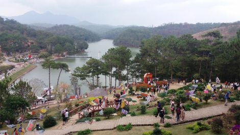 Đà Lạt: Hên tơmối troh hôm hyôh, ối pơtê a hâi leh