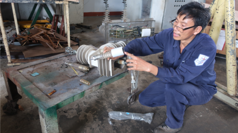 On tơhrik Dak Lak kơdrâm mơngế veăng tung tơdroăng ‘’Troăng tơmiât hơ’lêh kih thuât tơtro tung tơdroăng cheăng’’.