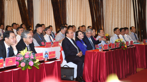 Hneăng hôp mơ’no liăn pêt sâm Ngọc Linh Kon Tum [a\ mâu loăng pơkeăng ki ê