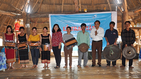 Kon Tum diâp chêng koăng [a\ ếo, hơpe\n, pơtâk ăm thôn Kon Lung