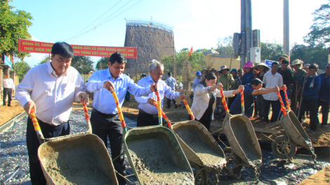 Kon Tum: Pơxiâm lo pêi cheăng mơjiâng thôn pơlê nếo