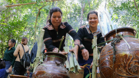 Xối xeăng kong apoăng rơnó hơngui dêi mơngế Jarai