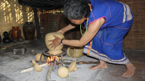 Ki le\m tơviah dêi tơdroăng me\n tơnêi hne\n mơjiâng tơmeăm dêi mơngế Bơhnéa a Kon Tum