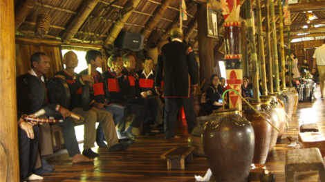 Kơnía dêi vó tung rêh ối dêi mơngế Rơđế