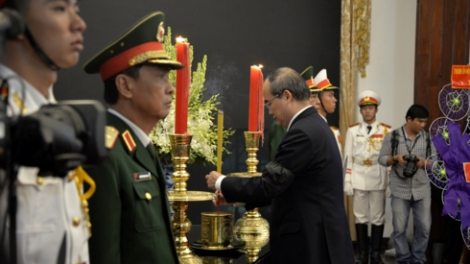 Pơxiâm po Leh pôu ngăn Đăi tươ\ng Lê Đức Anh